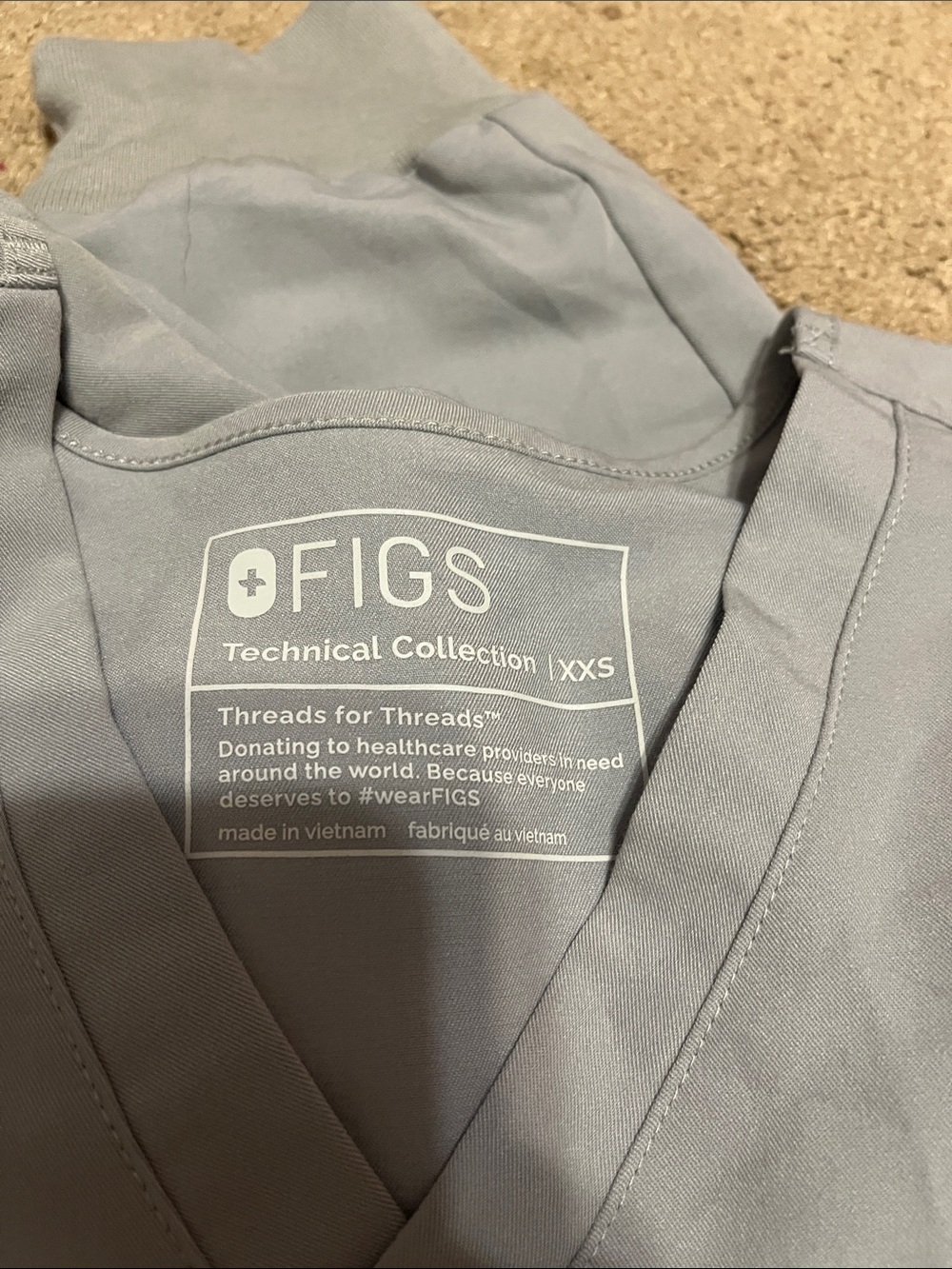 Figs Scrub Set in Light Gray - Picture 2 of 11